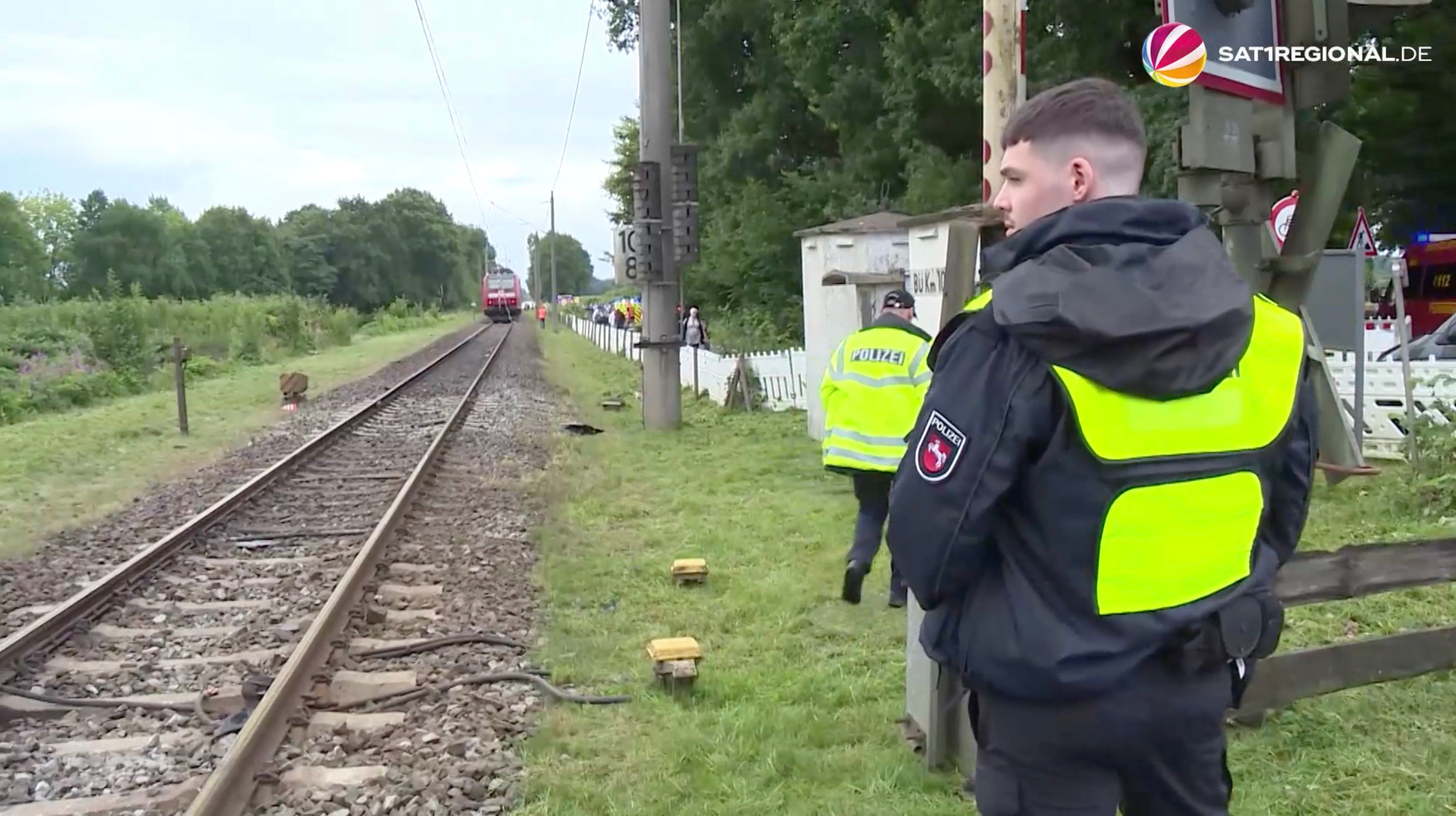 Video: Tödlicher Unfall an Bahnübergang: Strecke bei Bad Zwischenahn wieder frei