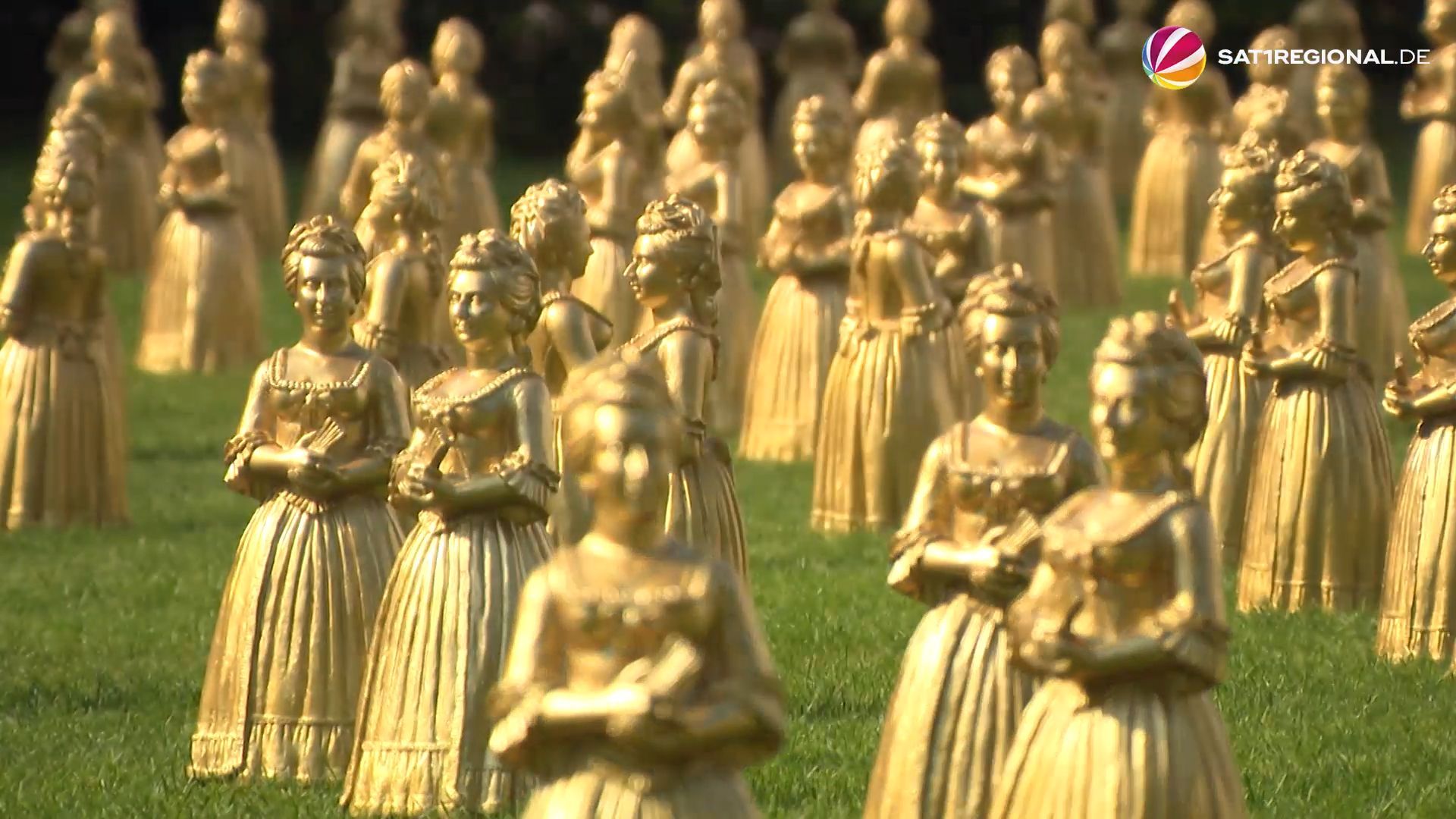 Video: Skulpturen im Celler Schlosspark erinnern an dänische Königin Caroline Mathilde