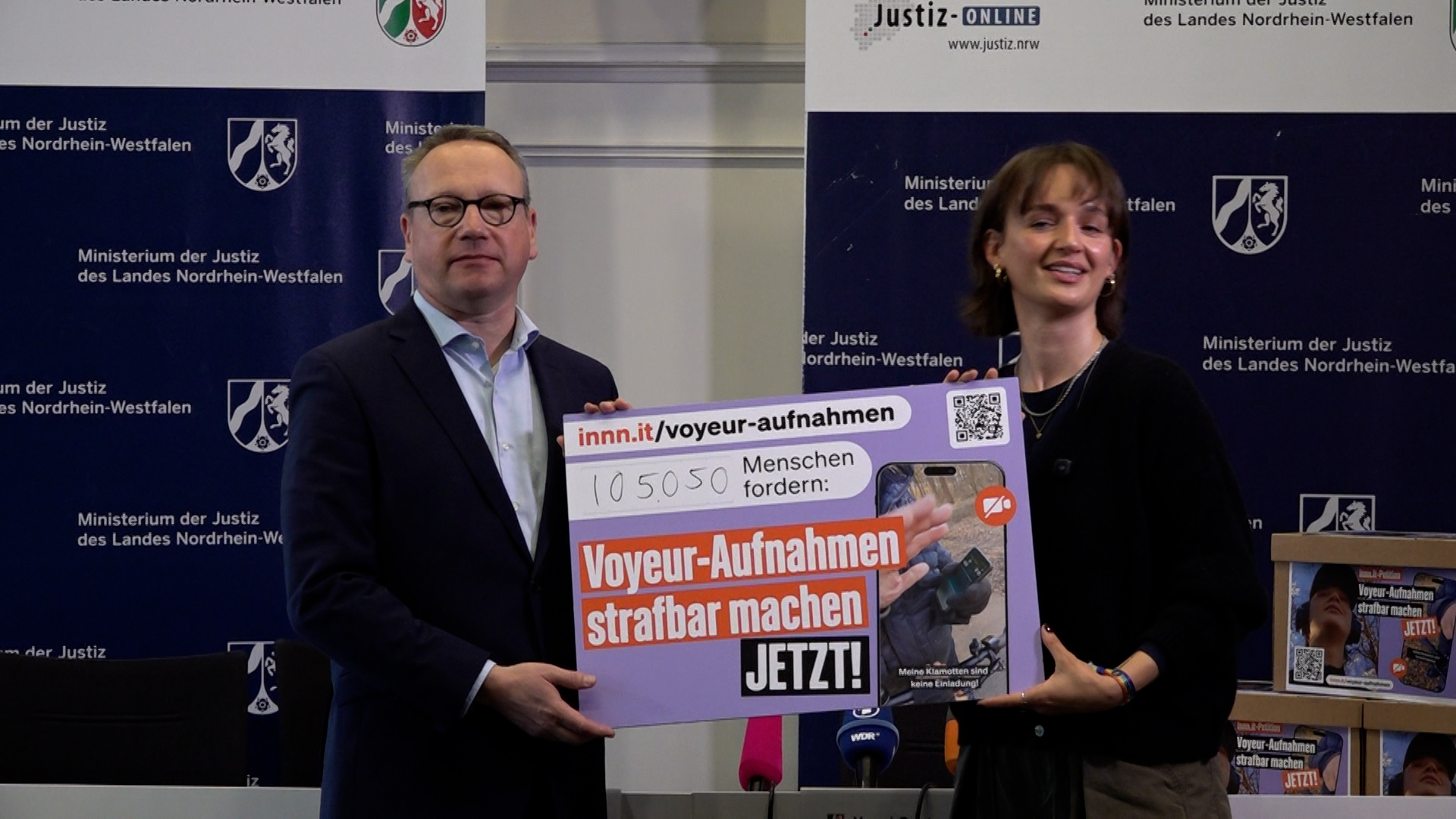 Video: Influencerin kämpft gegen heimliche Filmaufnahmen