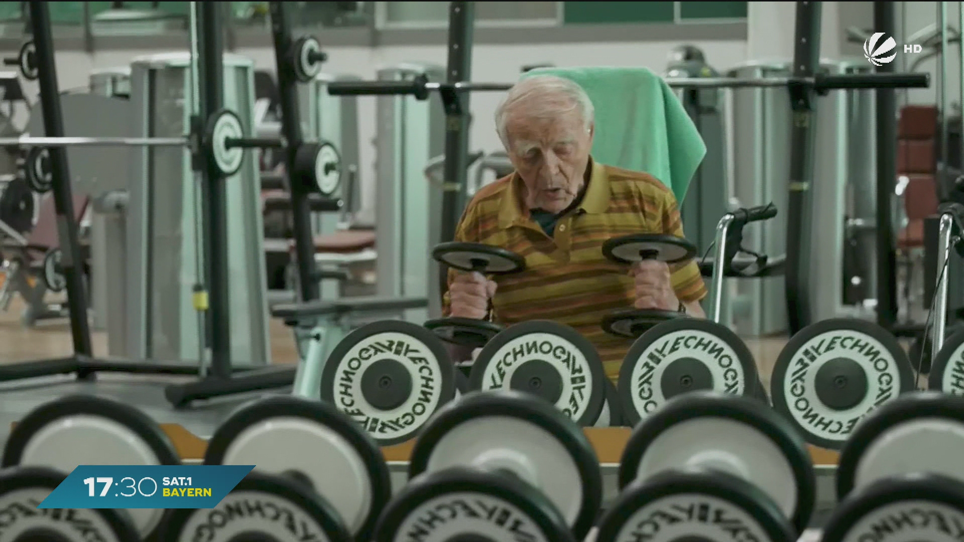Video: 100 Jahre und topfit? Nürnberger Senior mit Fitnessstudio-Training