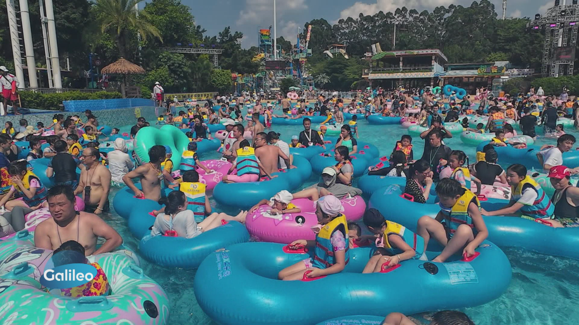 Between Wave Machine, Slides & Crowds: The Busiest Pool in China