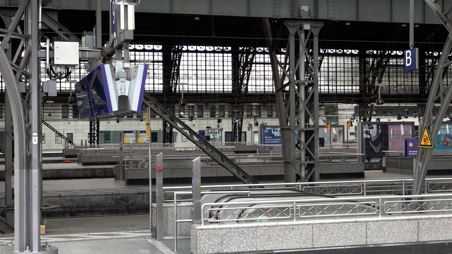 Video: Kölner Hauptbahnhof teils gesperrt