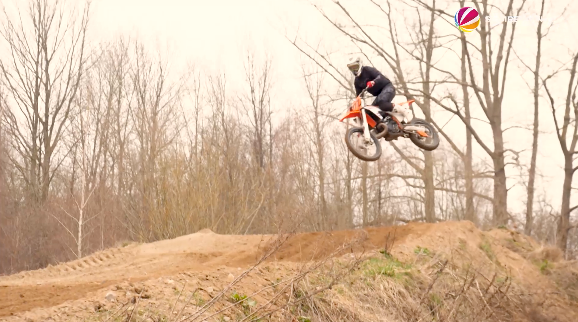 Video: Trendsport Motocross in Reesdorf: Fahrer nach Winterpause wieder in Aktion