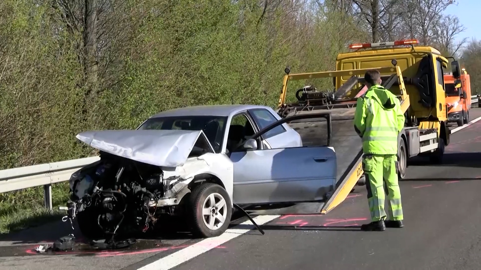 Video: Autounfall auf A44 bei Jülich
