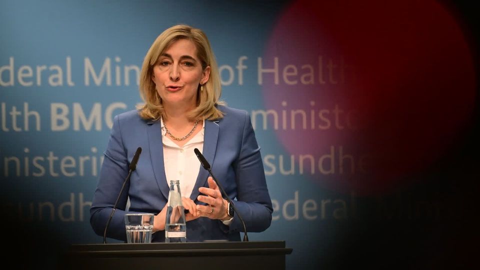 Warken: Gutverdiener sollen mehr zahlen