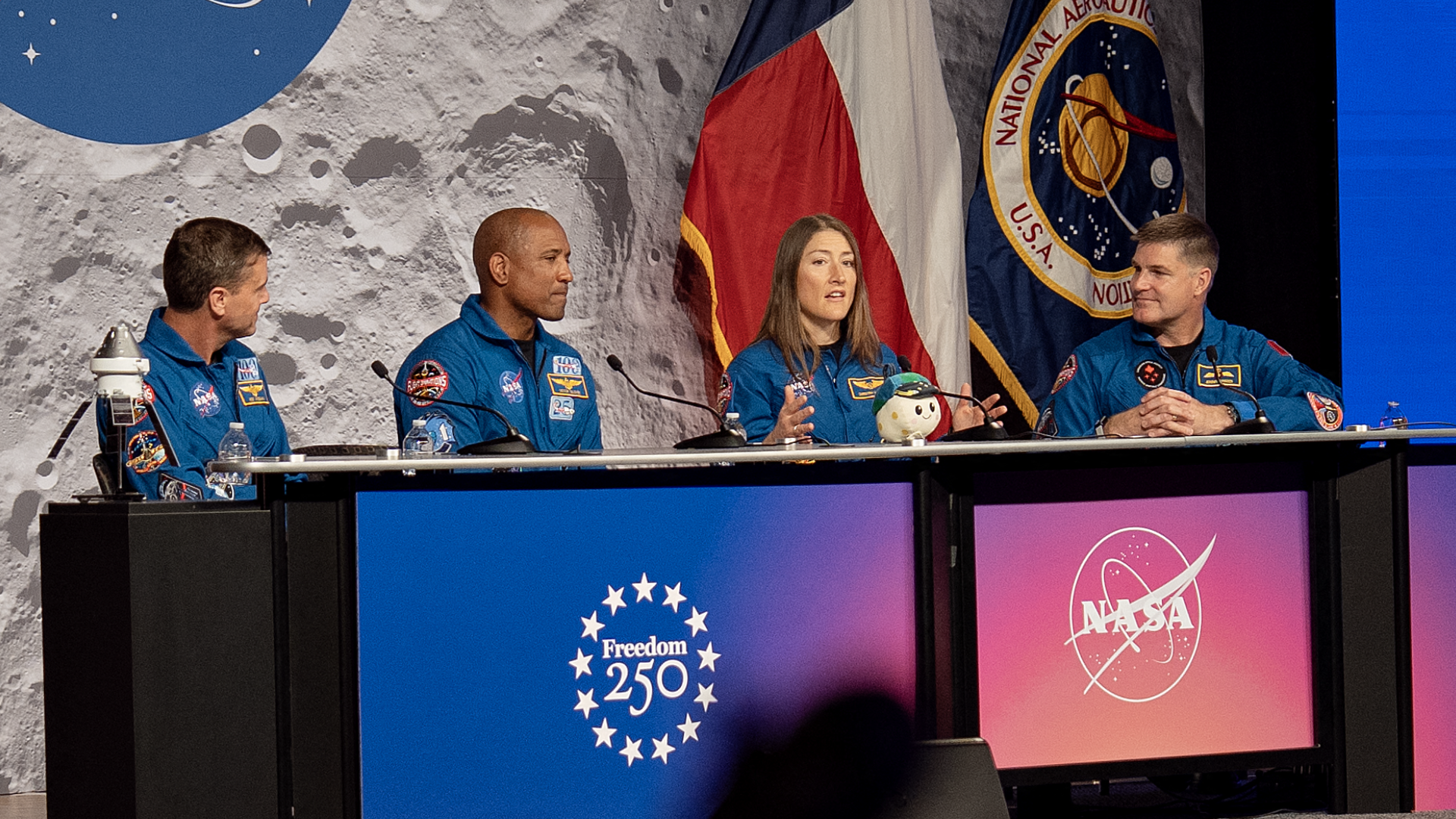 Video: "Artemis 2"-Crew berichtet über Rückkehr