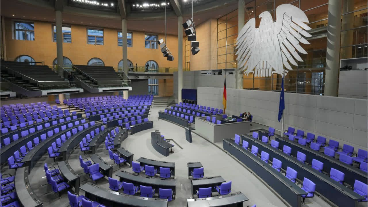Video: Bundestag: Diese Partei fehlt am meisten
