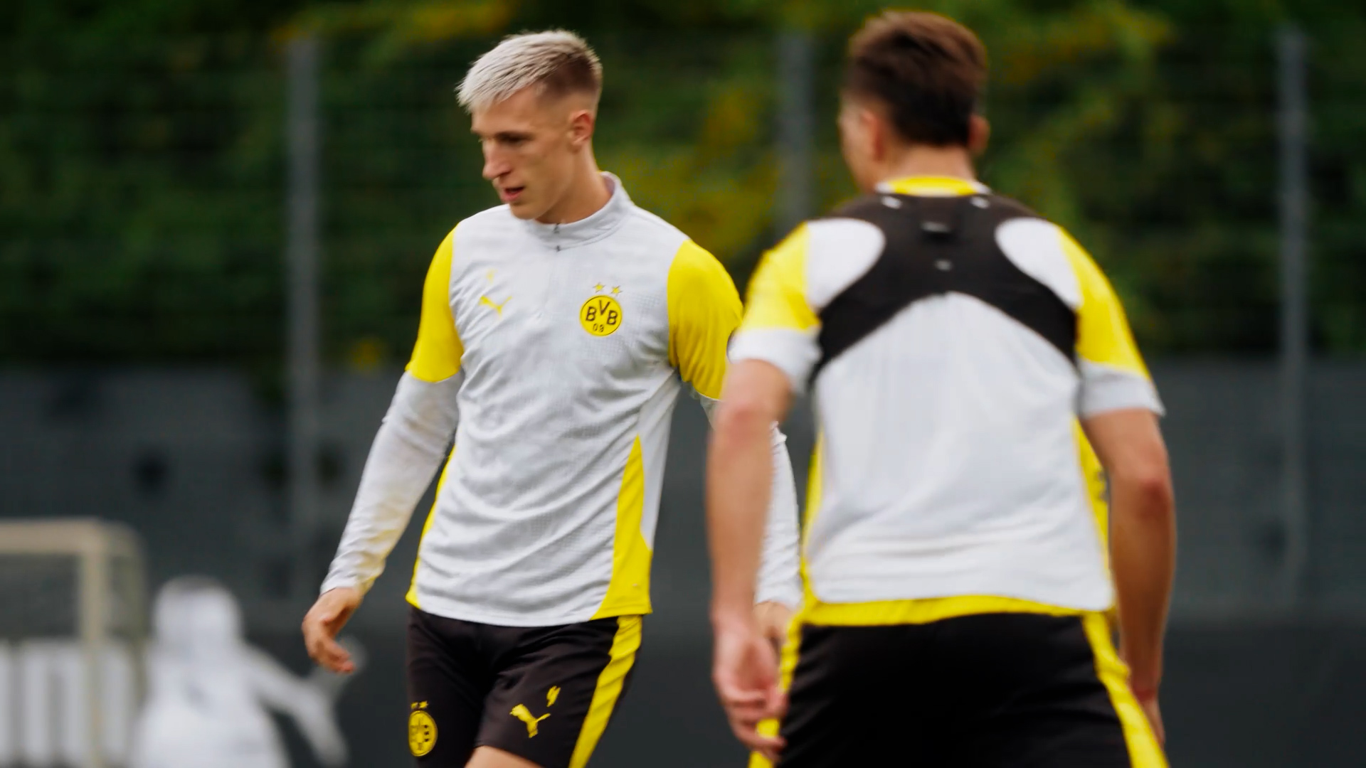 Video: Schlotterbeck verlängert bis 2031 beim BVB