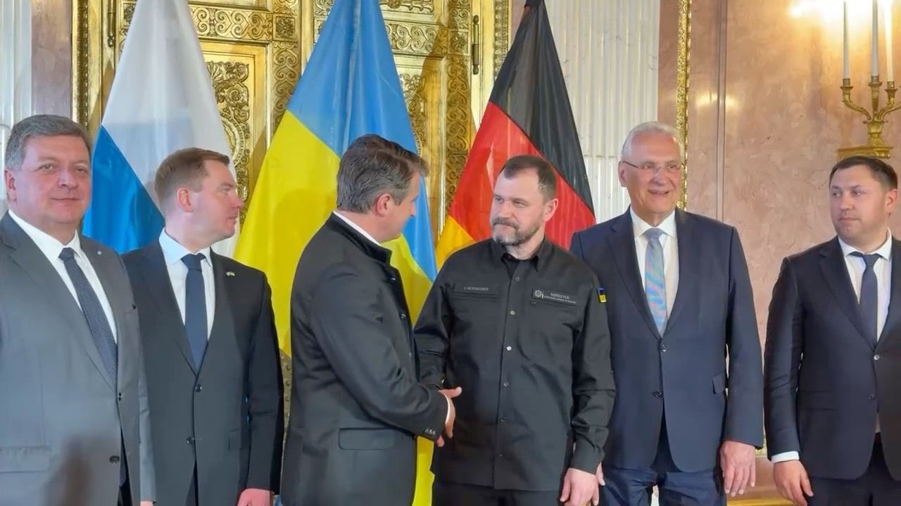 Video: Bayern unterstützt Ukraine: Zusammenarbeit bei Polizei und Infrastruktur
