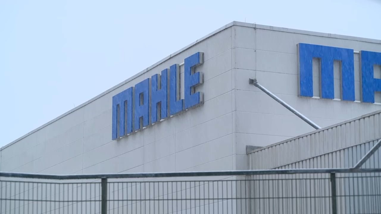 Video: Autoindustrie in der Krise? DGB-Chef zu Jobs und Verlagerung