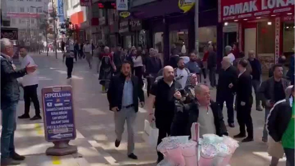 Heftiges Erdbeben erschüttert Istanbul