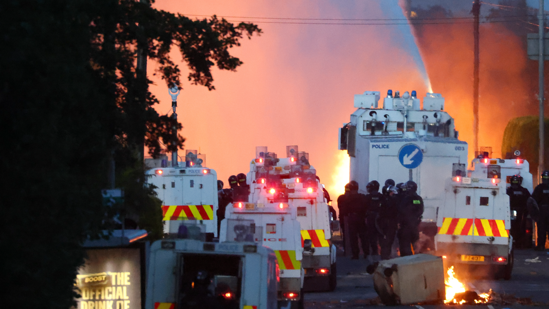 Video: Erneut heftige Proteste in Belfast
