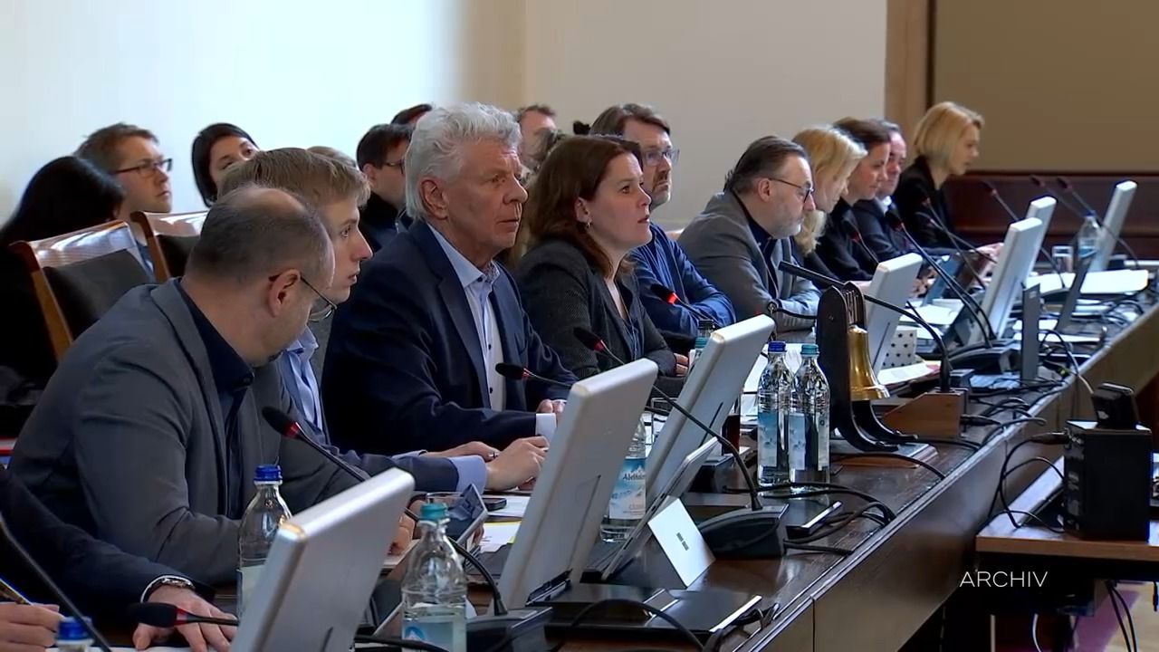 Video: Ärger um FC-Bayern-Tätigkeit: Verfahren gegen Münchner Ex-OB Reiter