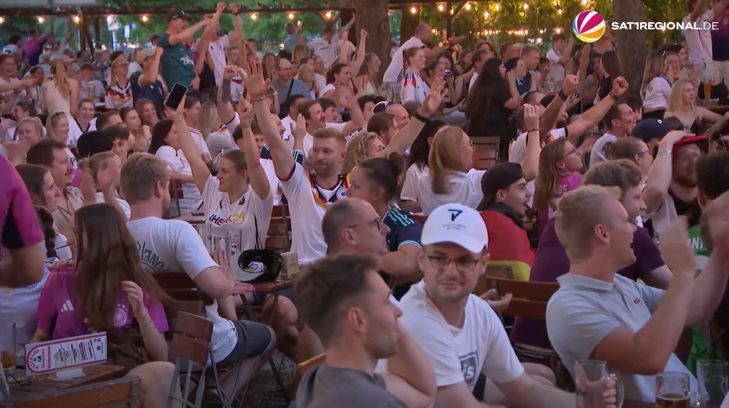 Video: Fußball-WM: So war die Stimmung beim Public Viewing in Hannover