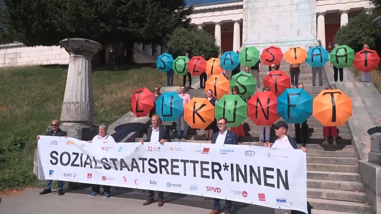 Video: Gegen Sozialkürzungen: Aktionsbündnis protestiert in München
