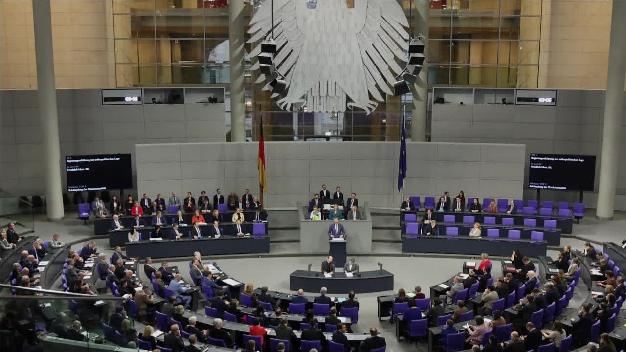 Video: Neue Umfrage: Grüne ziehen an der SPD vorbei