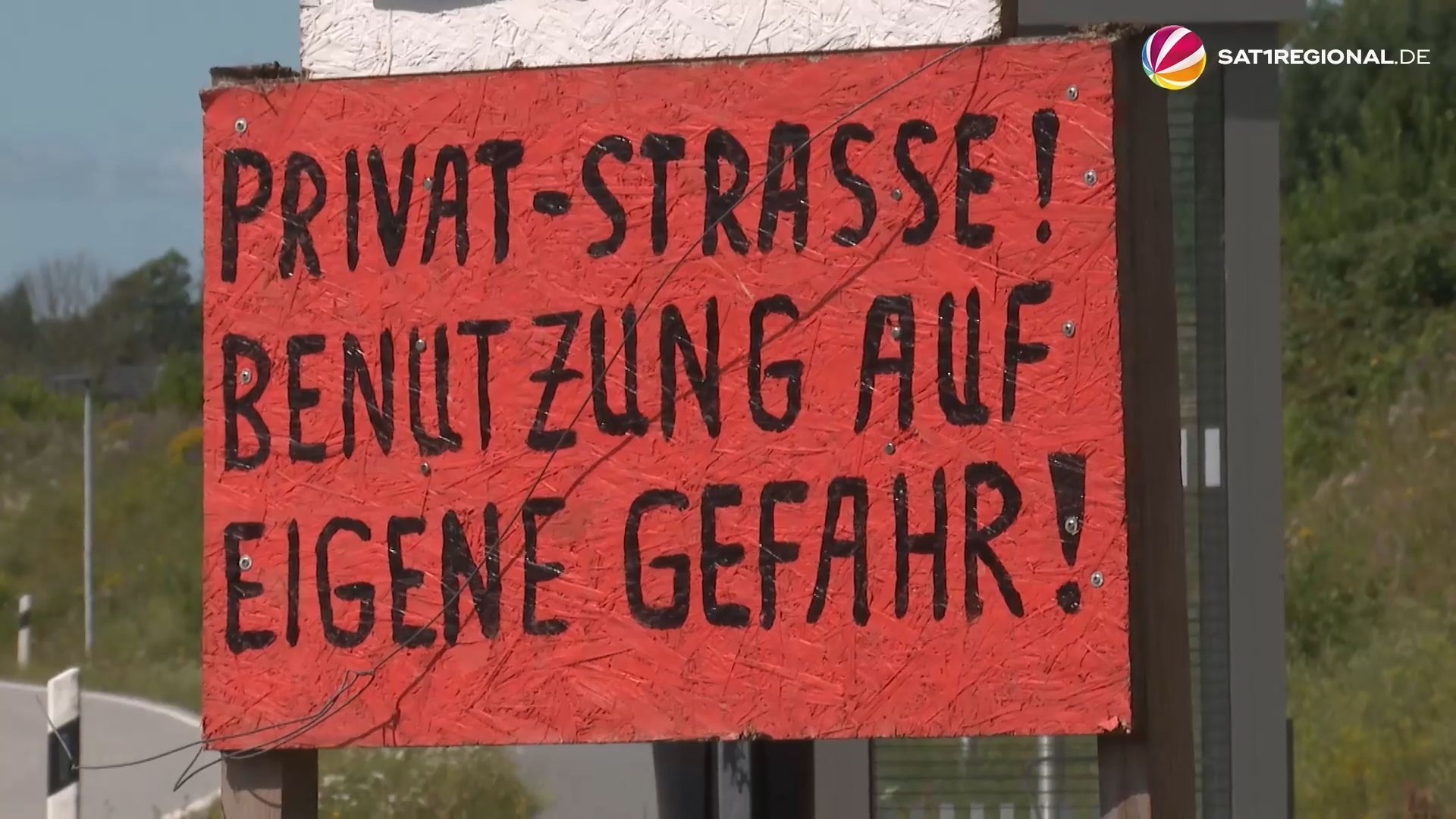 Video: Kreisstraße verläuft über Grundstück von Landwirt: Flensburg beendet Verhandlungen