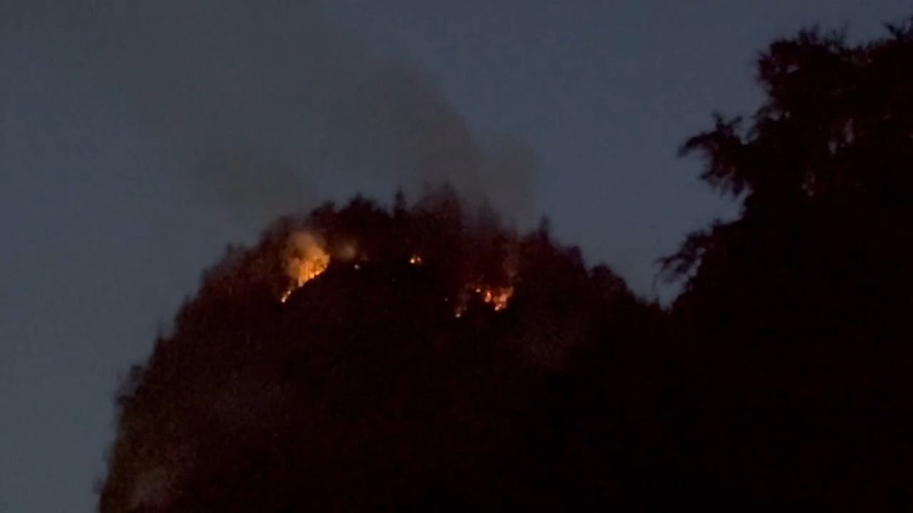 Video: Waldbrand in Chiemgauer Alpen: Katastrophenfall ausgerufen
