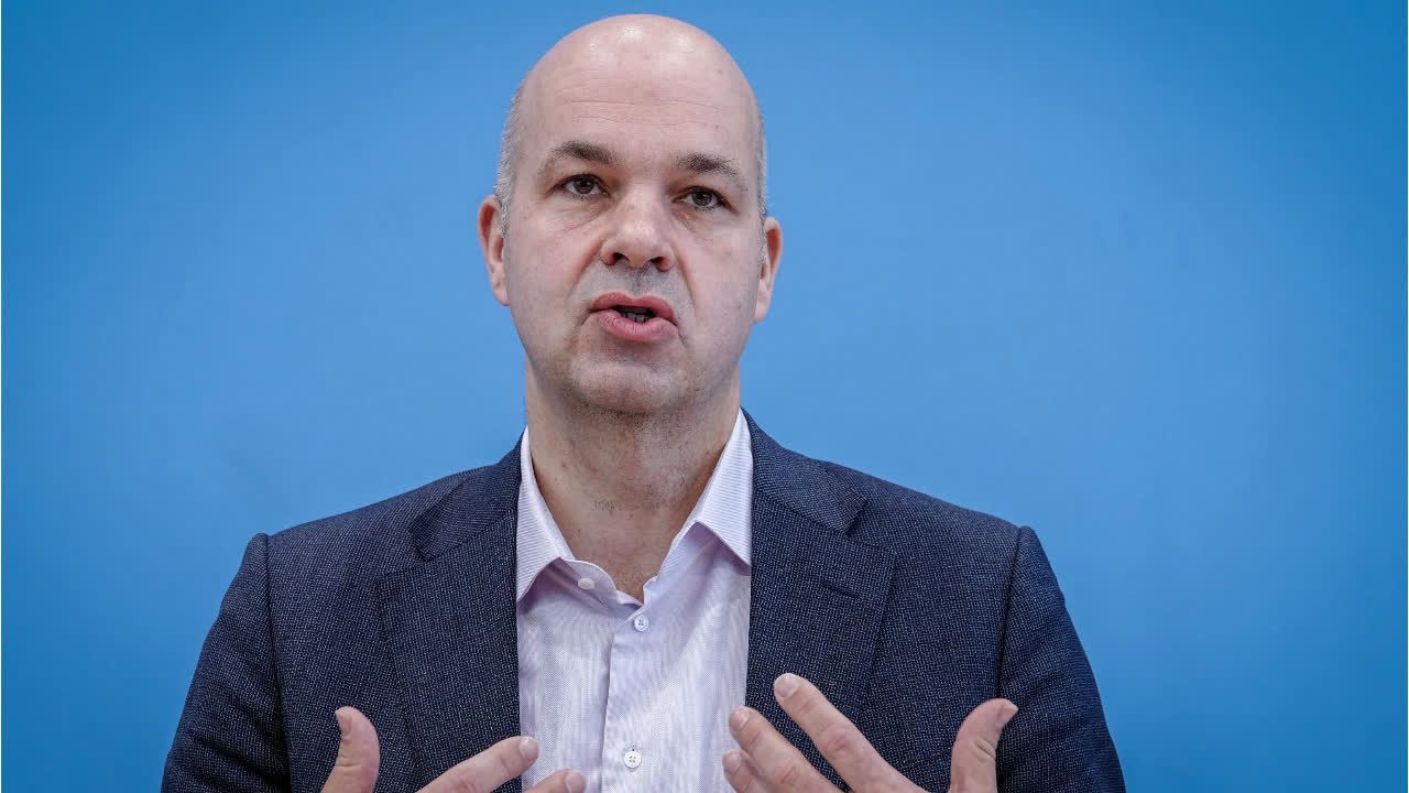 Video: DIW-Chef fordert Rentenreform