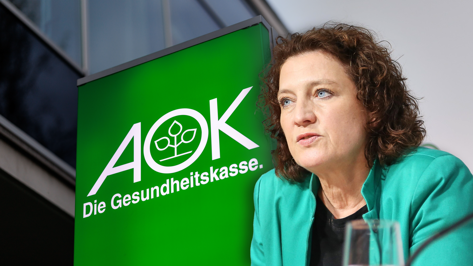 Video: AOK verteidigt Krankschreibung per Telefon