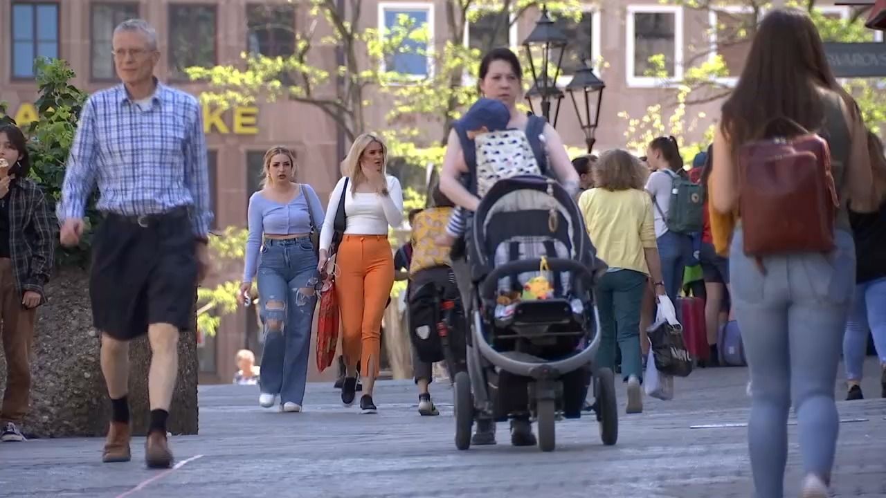 Video: 17.000 Menschen weniger: Bayerns Bevölkerung schrumpft
