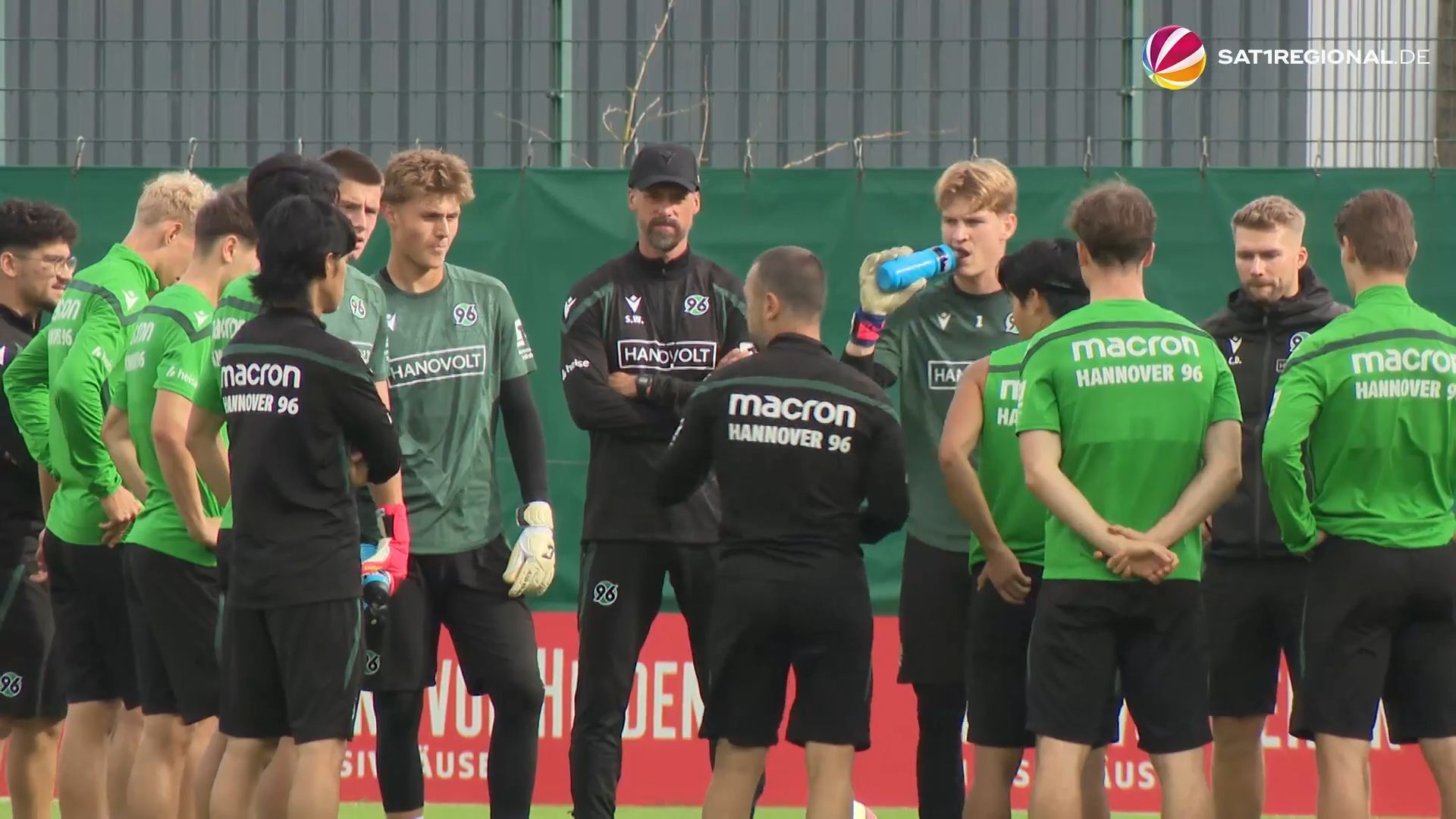 Video: Sandro Wagner startet als Cheftrainer bei Hannover 96