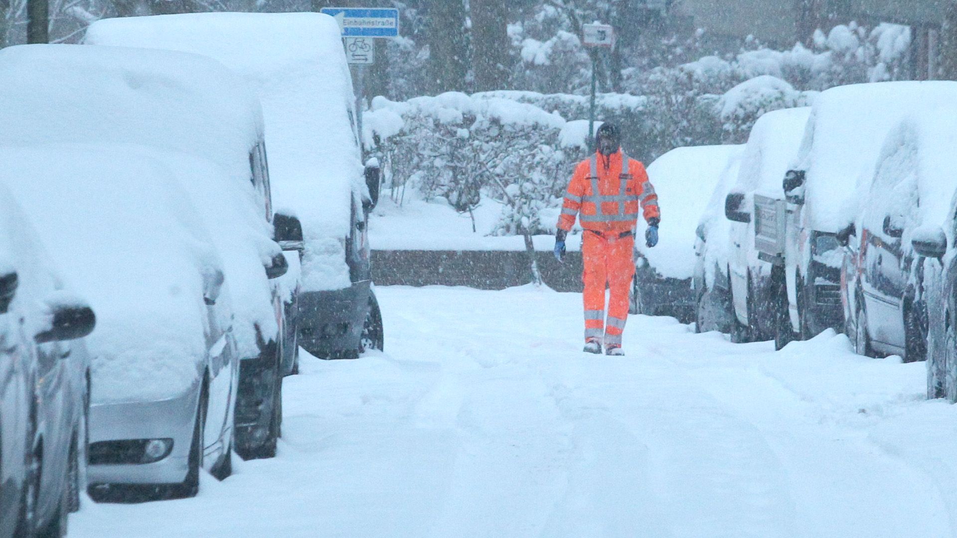 Video: Sturmtief "Elli" bringt extremes Winterwetter