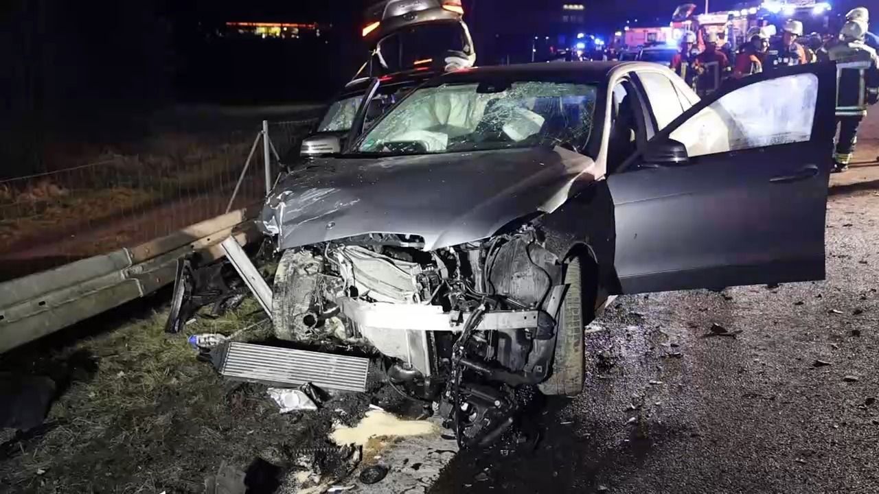 Video: Flucht vor Polizei in Unterfranken: Schwerer Unfall nach Verfolgungsjagd