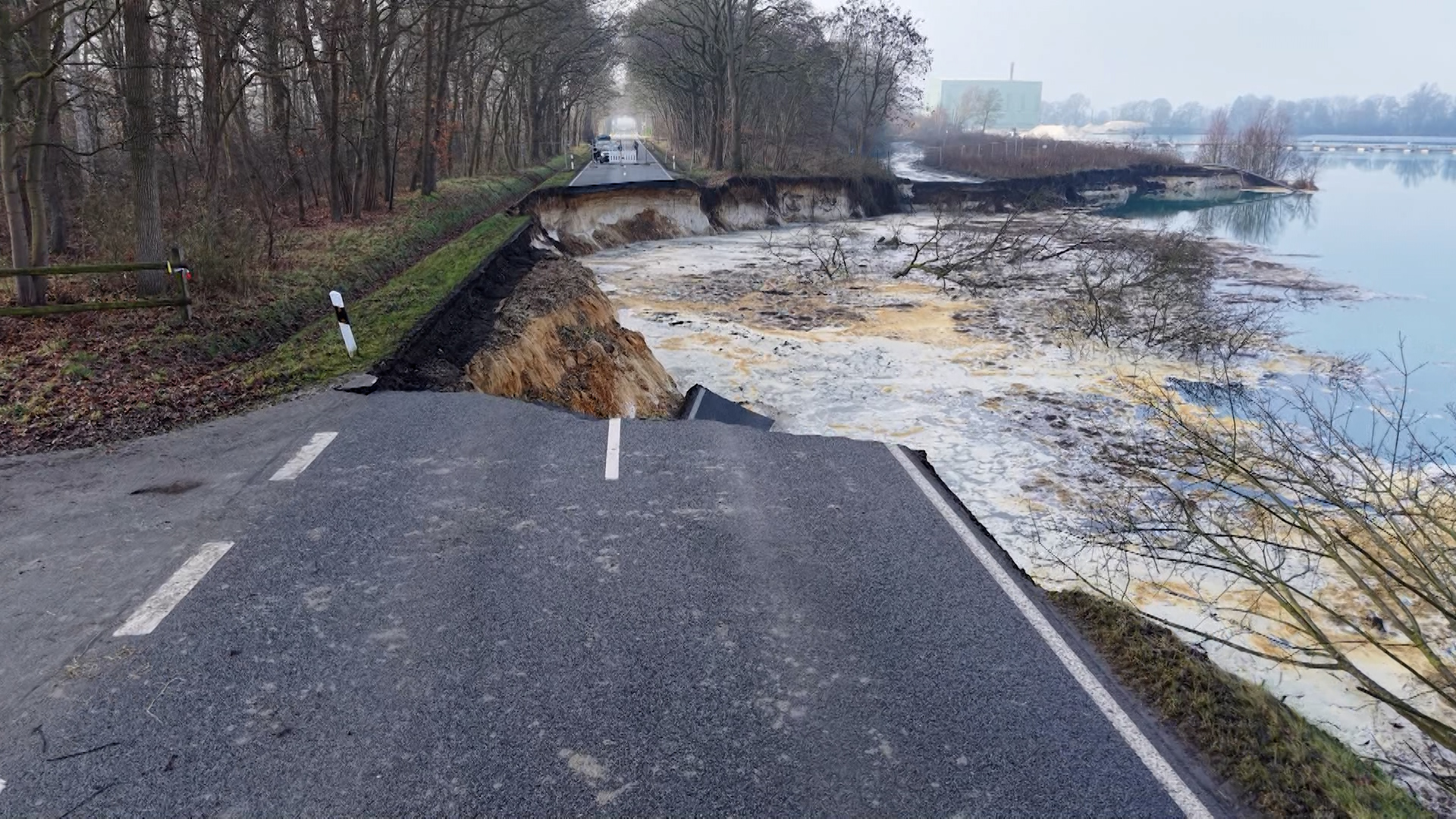 Video: Böschungsbruch in Coesfeld: Straße weg