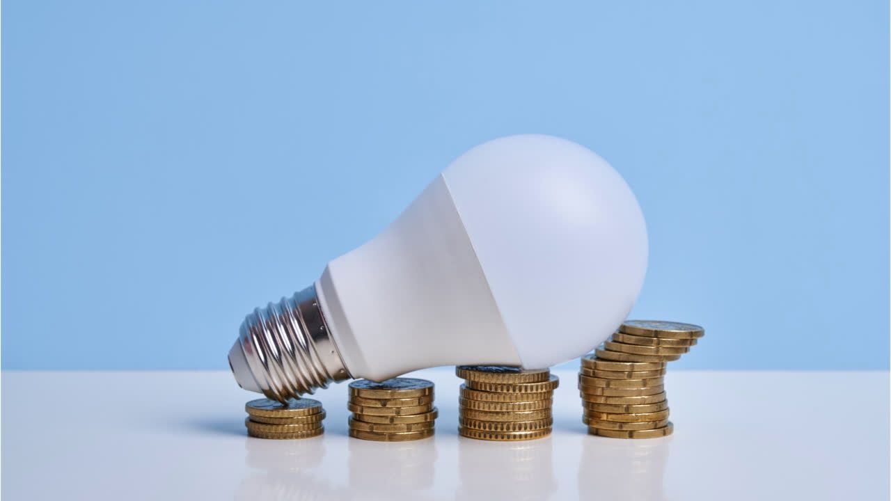 Video: Grundversorger senken Strompreise