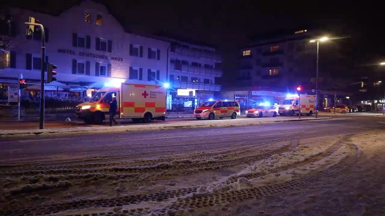 Video: Pfefferspray-Attacke bei Faschingsfeier: 16 Personen leicht verletzt