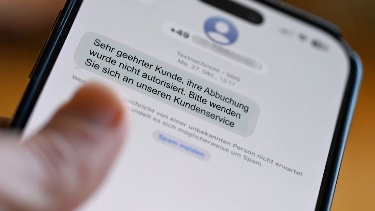 Video: SMS-Betrug in Augsburg: 56-Jährige verliert 100.000 Euro
