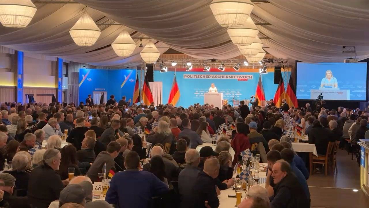 Video: AfD am Politischen Aschermittwoch: Wahlkampf mit scharfen Tönen