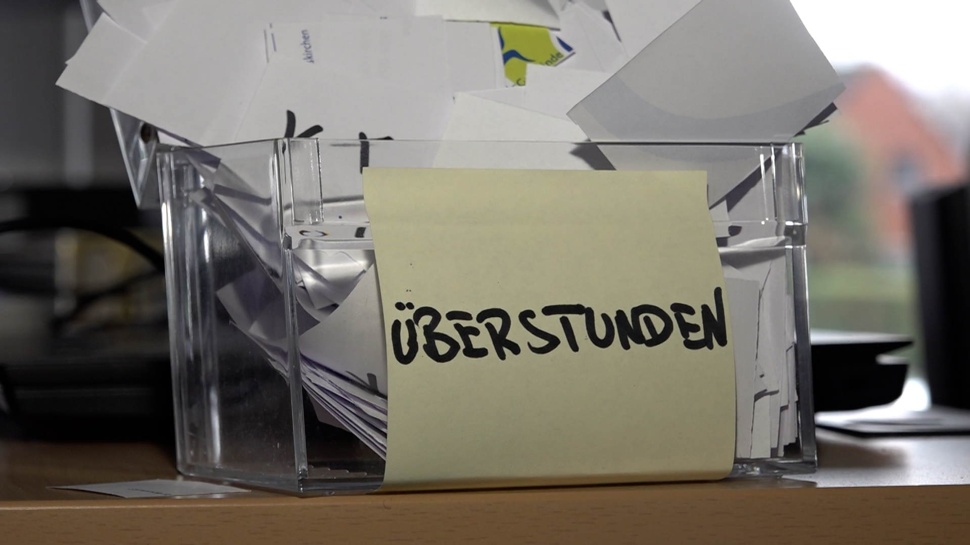 Video: FDP plant Überstundenkonto für Beamte