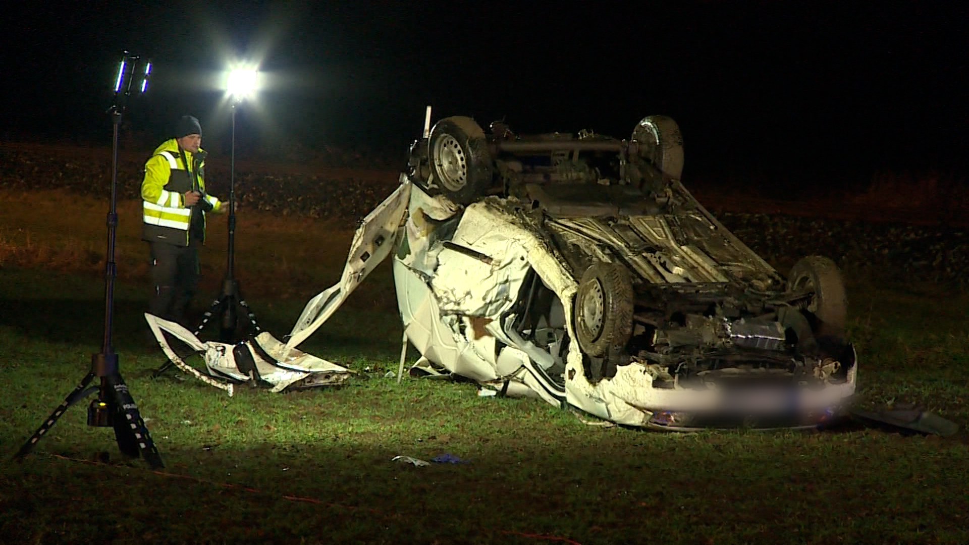 Video: Fahrer stirbt nach schwerem Unfall