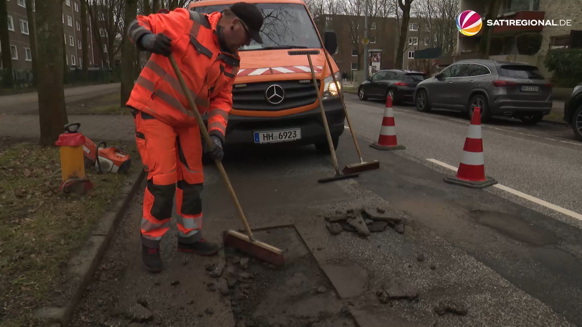 Video: Schlagloch-Alarm in Hamburg: Sanierung läuft auf Hochtouren