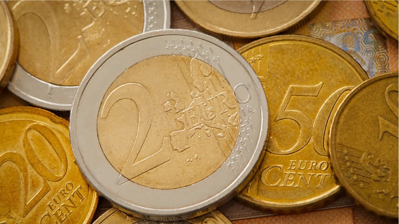 Video: So viele Deutsche verdienen unter 15 Euro