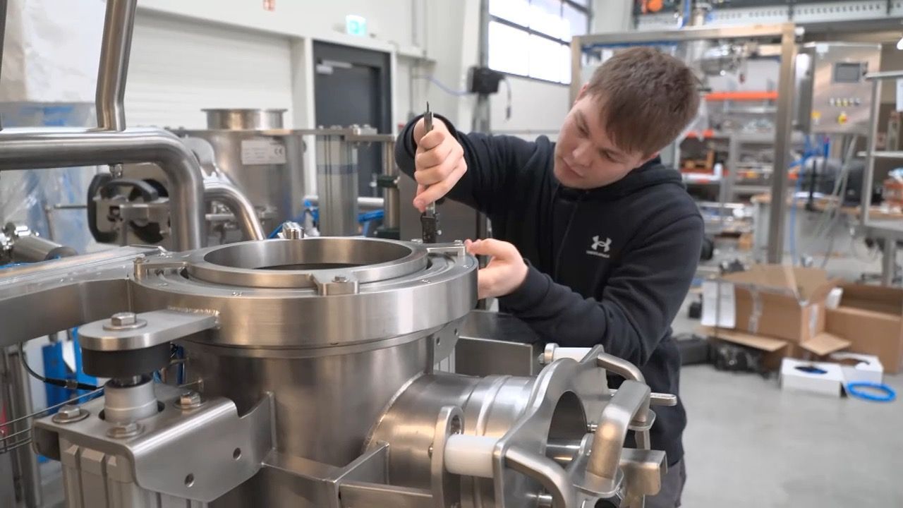 Video: Keine Auszubildenden? Metall- und Elektrobranche verliert Nachwuchs