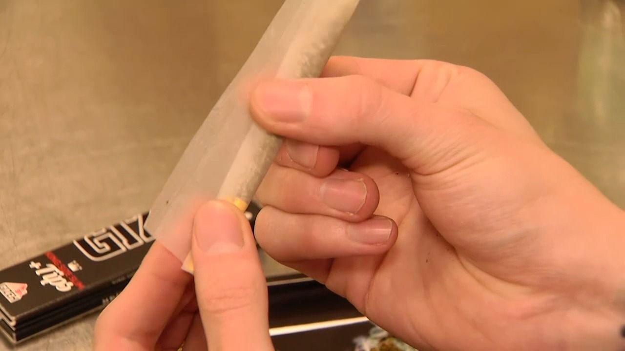 Video: Cannabis und die Folgen: Wie gefährlich ist Kiffen?
