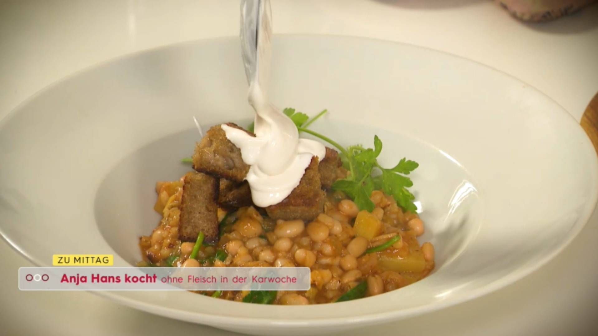 Video: 10 Euro Menü: Anja Hans kocht Bohnen-Reis-Eintopf